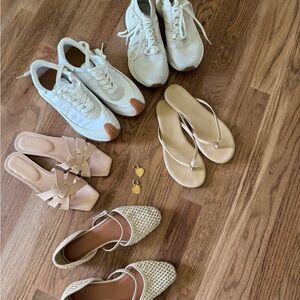 Gently worn shoe bundle. I’m a women’s size 7 (pretty true to size)